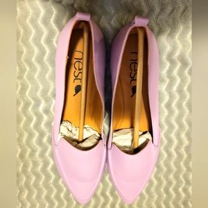COPY - COPY - Women's Nest Lavender Socialite Flats. Pointed Toe. Size 8 NWT